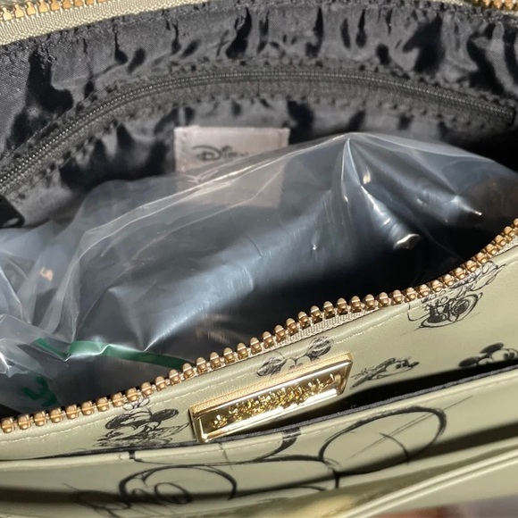 Mickey Mouse Crossbody Bag - Picture 4 of 4